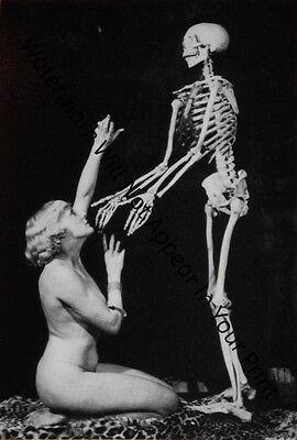 STRANGE ODD SPOOKY FREAKY CREEPY WEIRD Sexy Girl And Skeleton VINTAGE PHOTO