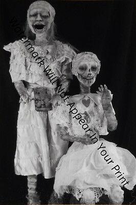 BIZARRE CREEPY CRAZY FREAKY STRANGE SPOOKY ZombieGirl Skeleton WEIRD VINTAGE PIC
