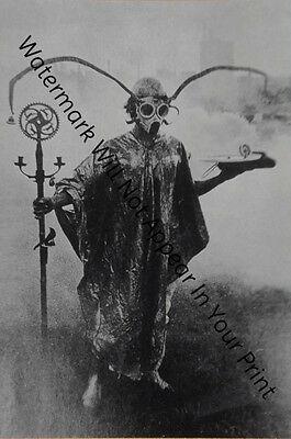STRANGE ODD SPOOKY FREAKY CREEPY WEIRD Ritual Man Gas Mask VINTAGE PHOTO