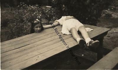 A43 FREAKY ODD BIZARRE Girl Holding Her Own Head STRANGE CREEPY Vintage Photo