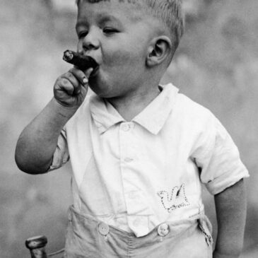 Vintage Odd Crazy Freaky Child Smoking Cigar Bizarre Photo A163